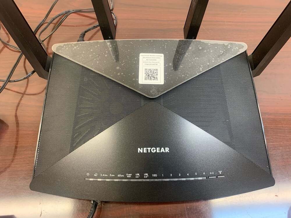 Netgear Nighthawk X10 AD7200 Smart WiFi Router R9000 - Picture 2 of 7